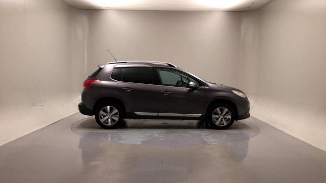 Peugeot 2008 image 2