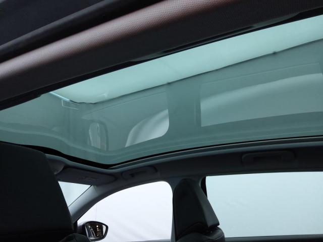 Peugeot 308 image 2