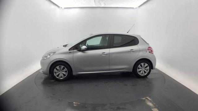 Peugeot 208 image 3