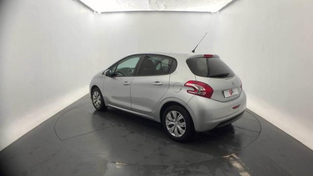 Peugeot 208 image 1