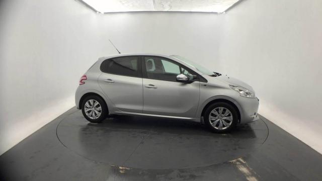 Peugeot 208 image 7