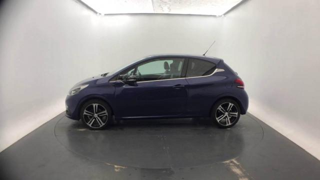 Peugeot 208 image 1