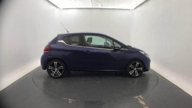 Peugeot 208 image 7
