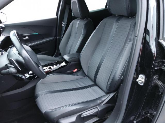 Peugeot 2008 image 2