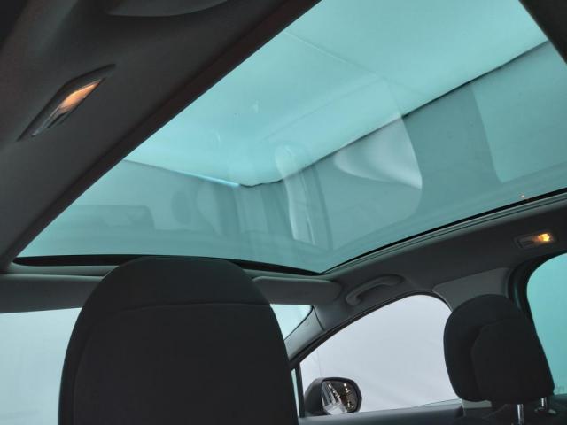 Peugeot 3008 image 2