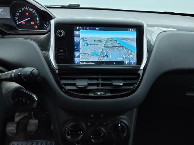 Peugeot 208 image 3