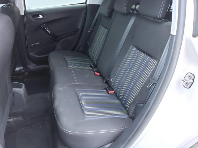 Peugeot 208 image 2