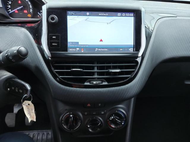 Peugeot 2008 image 2