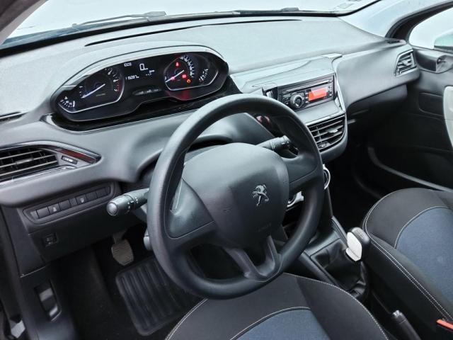 Peugeot 208 image 8