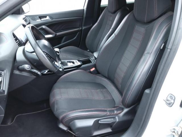 Peugeot 308 image 2