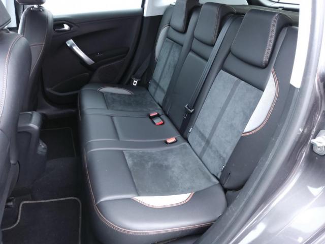 Peugeot 2008 image 8