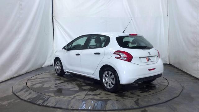 Peugeot 208 image 4