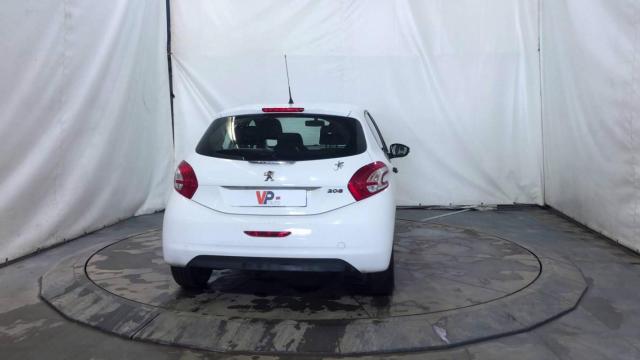 Peugeot 208 image 5