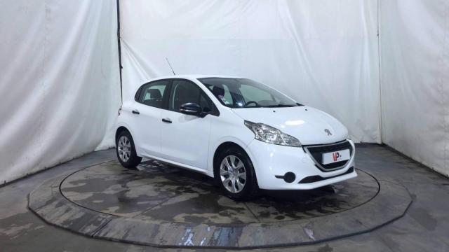 Peugeot 208 image 8