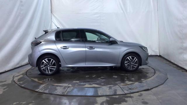 Peugeot 208 image 1