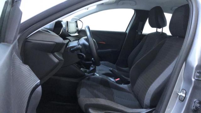 Peugeot 208 image 6