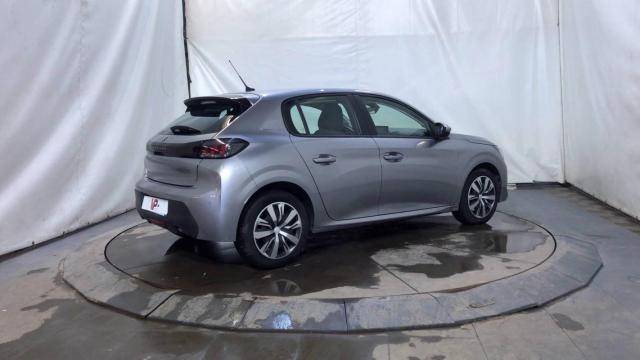 Peugeot 208 image 5