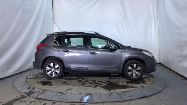Peugeot 2008 image 3