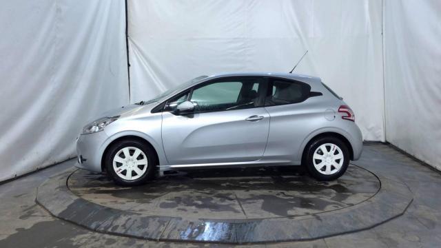 Peugeot 208 image 6
