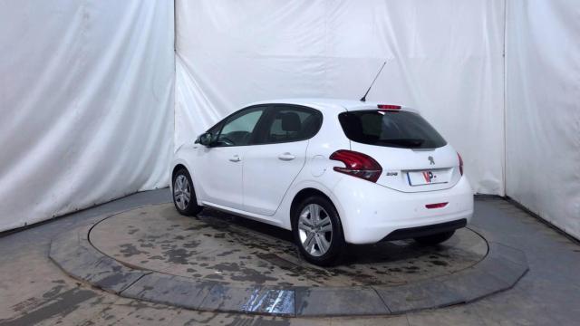 Peugeot 208 image 7