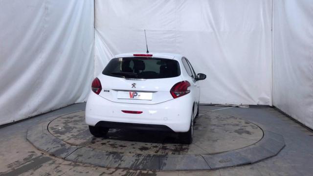 Peugeot 208 image 2