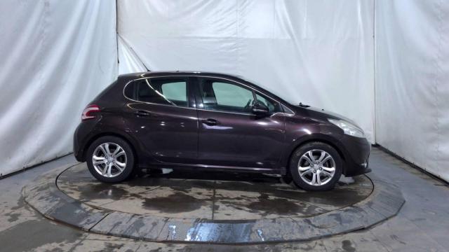 Peugeot 208 image 4