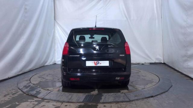 Peugeot 5008 image 2