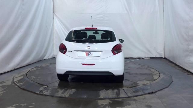 Peugeot 208 image 6