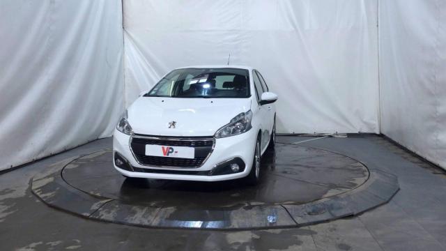 Peugeot 208 image 8
