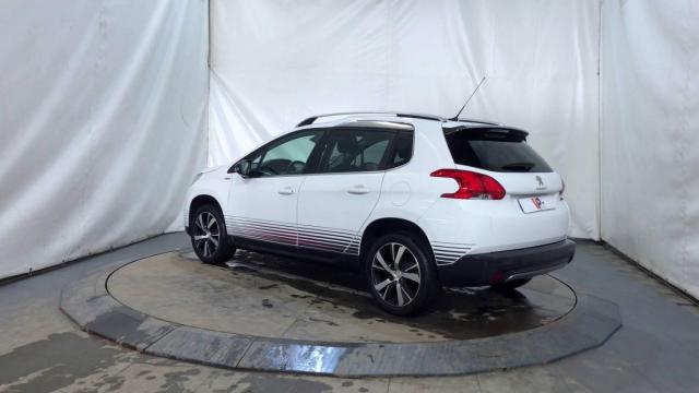Peugeot 2008 image 8