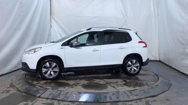 Peugeot 2008 image 6