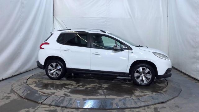Peugeot 2008 image 3