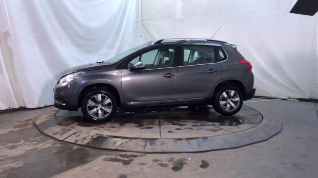 Peugeot 2008 image 3
