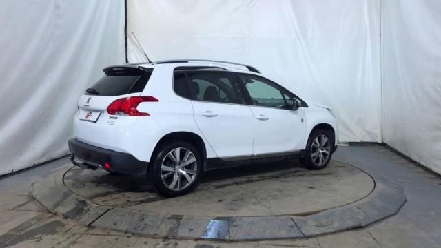 Peugeot 2008 image 8