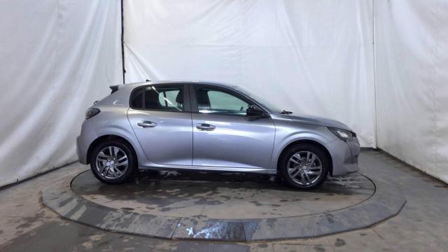 Peugeot 208 image 6