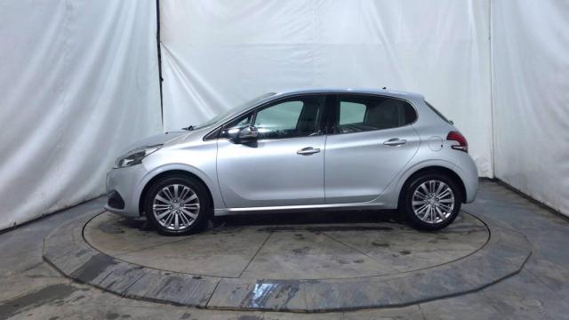 Peugeot 208 image 3