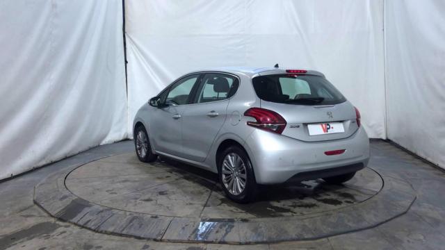 Peugeot 208 image 5