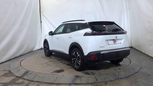 Peugeot 2008 image 8
