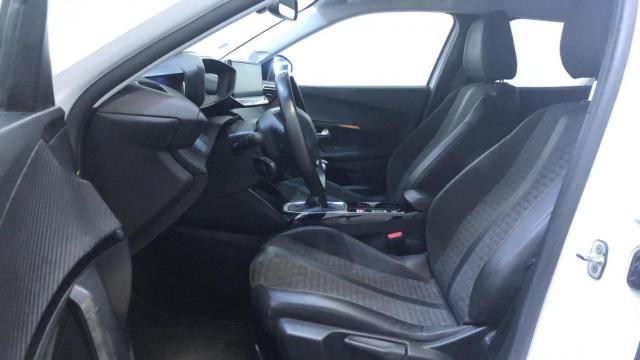 Peugeot 2008 image 2