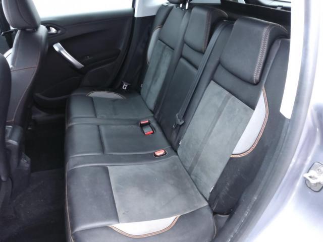 Peugeot 2008 image 8