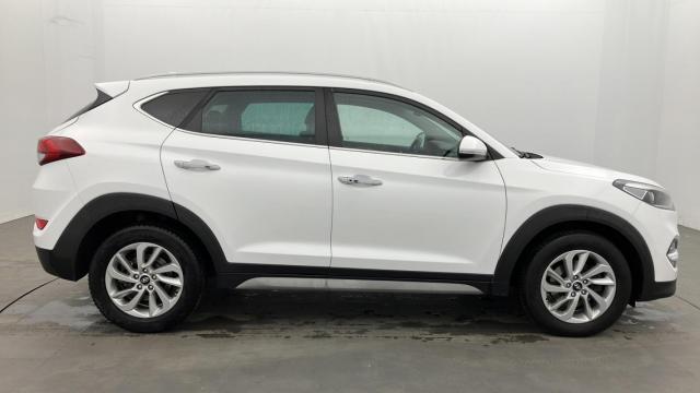 Hyundai Tucson image 3
