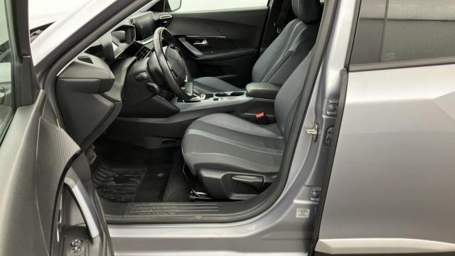 Peugeot 2008 image 1