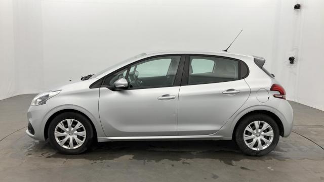 Peugeot 208 image 2