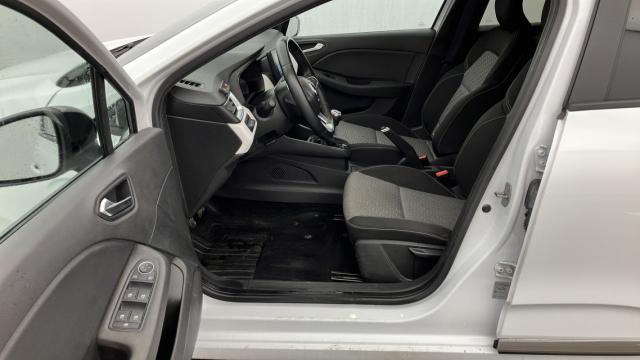 Renault Clio image 6