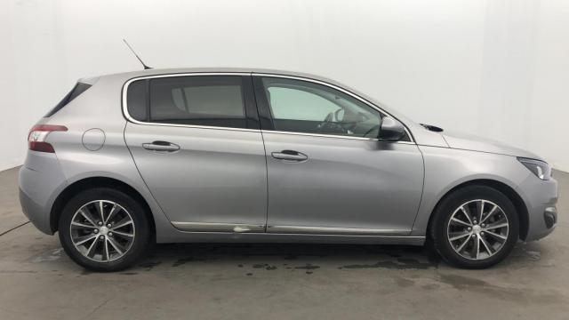 Peugeot 308 image 1