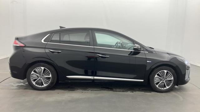 Hyundai Ioniq image 3