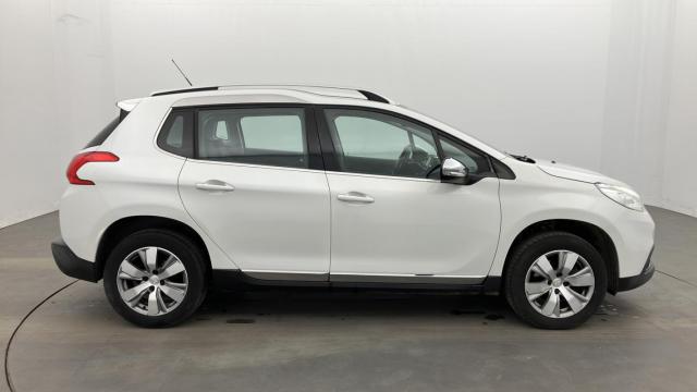 Peugeot 2008 image 2