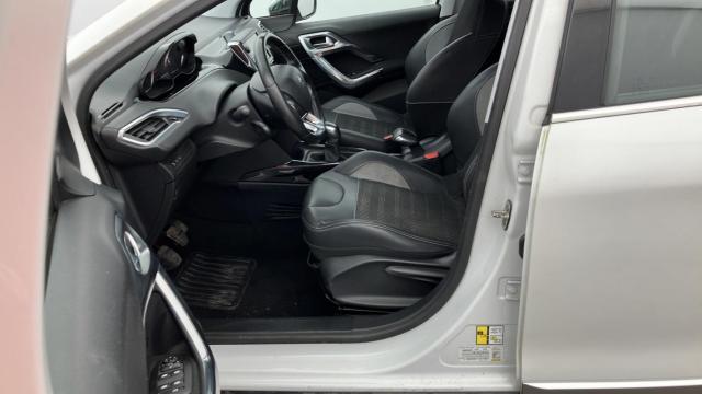 Peugeot 2008 image 7