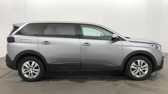 Peugeot 5008 image 2