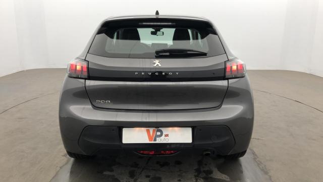 Peugeot 208 image 8